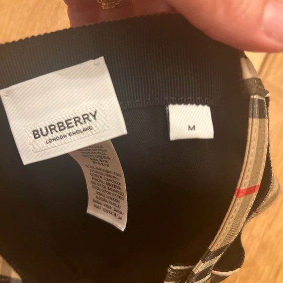 Burberry cap authentic medium - Picture 5 of 7